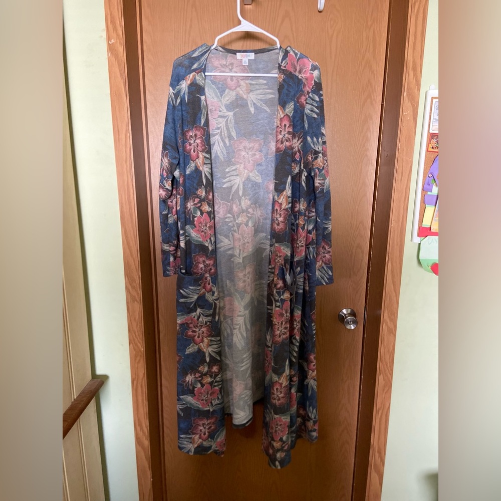 LuLaRoe Sarah long cardigan XL plus size. Floral so soft!